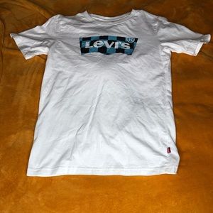 Comfortable kids Levi’s shirt